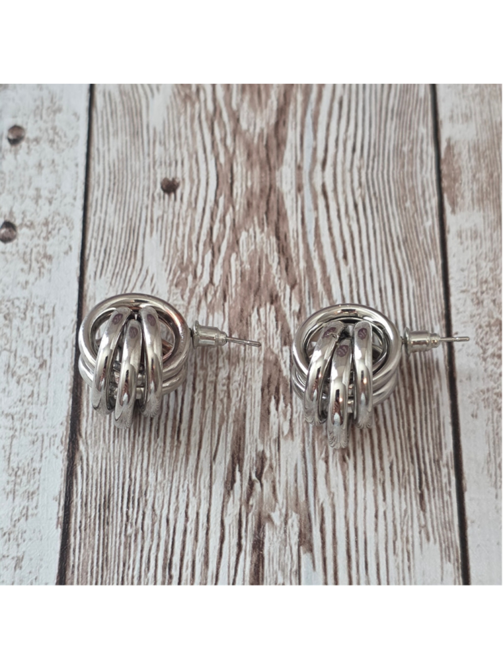 Women's Interlocking Hoop Earrings NWOT